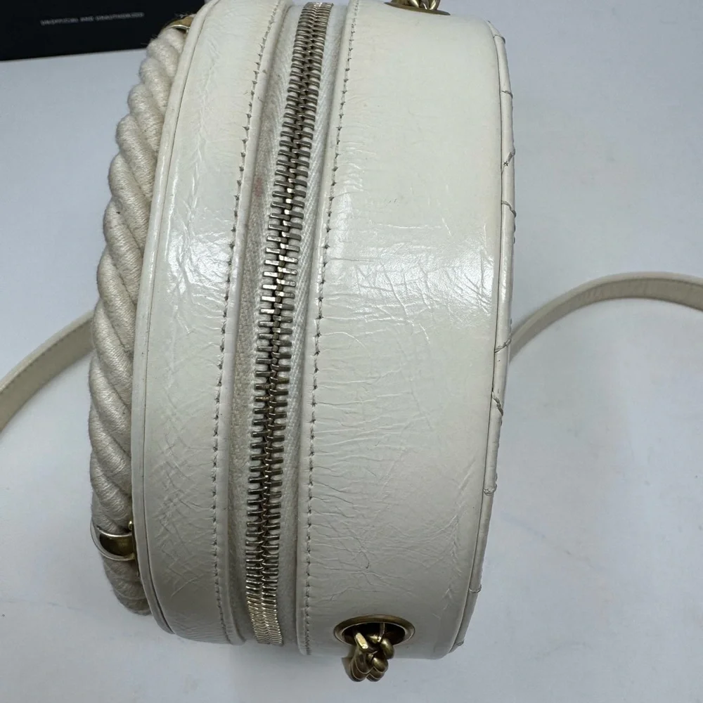 💎💯Authentic CHANEL Trendy CC Vanity Leather Bag (off white)